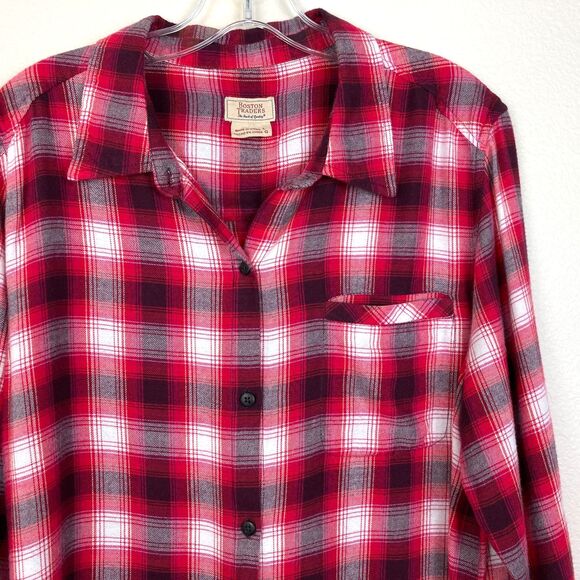 Boston Traders Women's Flannel Shirt Size L Red Plaid Cabin Soft Outdoor - Picture 2 of 9
